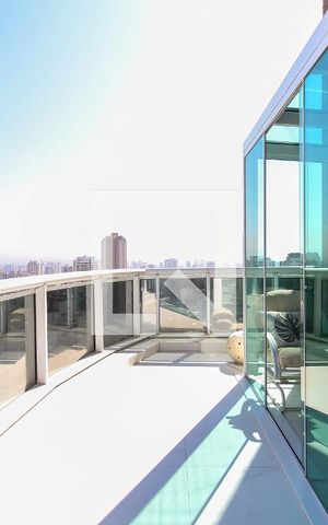 Apartamento à venda com 421m², 4 quartos e 6 vagas Apartamento à venda com 421m², 4 quartos e 6 vagasSacada da Sala