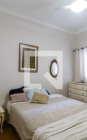Casa à venda com 265m², 3 quartos e 2 vagas Casa à venda com 265m², 3 quartos e 2 vagasQuarto 1 - Suíte