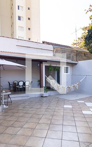 Casa à venda com 265m², 3 quartos e 2 vagas Casa à venda com 265m², 3 quartos e 2 vagasQuintal