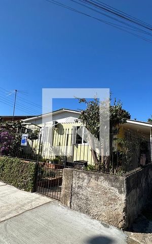 Casa à venda com 60m², 2 quartos e 2 vagasFachada
