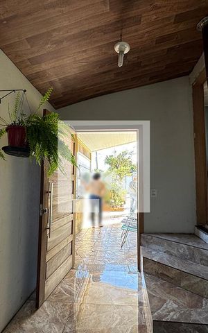 Casa à venda com 60m², 2 quartos e 2 vagasEntrada