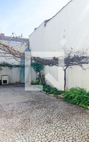 Casa à venda com 320m², 4 quartos e 3 vagas Casa à venda com 320m², 4 quartos e 3 vagasQuintal