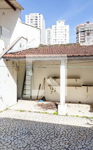 Casa à venda com 320m², 4 quartos e 3 vagas Casa à venda com 320m², 4 quartos e 3 vagasQuintal