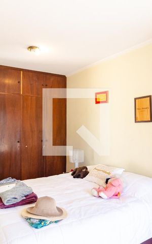 Casa à venda com 320m², 4 quartos e 3 vagas Casa à venda com 320m², 4 quartos e 3 vagasQuarto 3
