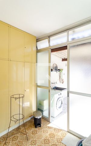 Casa à venda com 320m², 4 quartos e 3 vagas Casa à venda com 320m², 4 quartos e 3 vagasCozinha