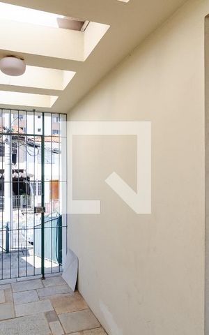 Casa à venda com 320m², 4 quartos e 3 vagas Casa à venda com 320m², 4 quartos e 3 vagasEntrada