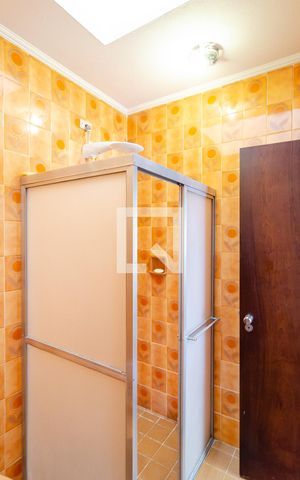 Casa à venda com 320m², 4 quartos e 3 vagas Casa à venda com 320m², 4 quartos e 3 vagasBanheiro Social