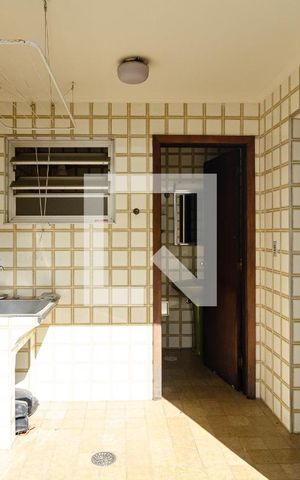 Casa à venda com 320m², 4 quartos e 3 vagas Casa à venda com 320m², 4 quartos e 3 vagasLavanderia 2