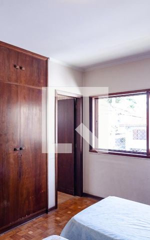 Casa à venda com 320m², 4 quartos e 3 vagas Casa à venda com 320m², 4 quartos e 3 vagasSuíte 1