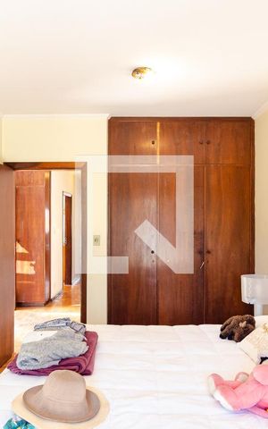 Casa à venda com 320m², 4 quartos e 3 vagas Casa à venda com 320m², 4 quartos e 3 vagasQuarto 3