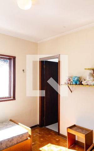 Casa à venda com 320m², 4 quartos e 3 vagas Casa à venda com 320m², 4 quartos e 3 vagasSuíte 2