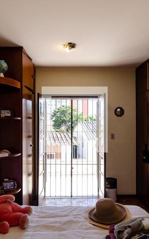 Casa à venda com 320m², 4 quartos e 3 vagas Casa à venda com 320m², 4 quartos e 3 vagasQuarto 3