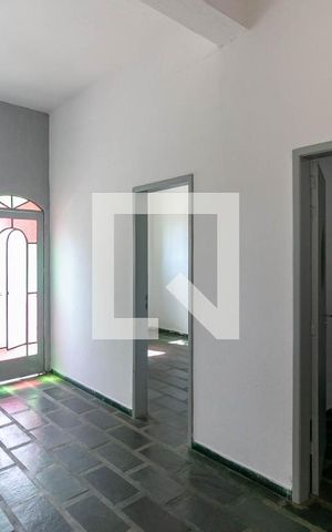 Casa para alugar com 55m², 2 quartos e sem vaga Casa para alugar com 55m², 2 quartos e sem vagaSala