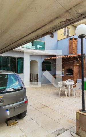 Casa à venda com 160m², 2 quartos e 5 vagas Casa à venda com 160m², 2 quartos e 5 vagasQuintal