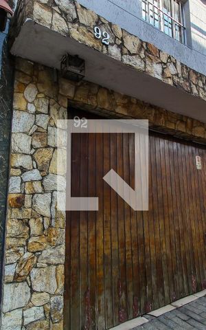 Casa à venda com 160m², 2 quartos e 5 vagas Casa à venda com 160m², 2 quartos e 5 vagasFachada