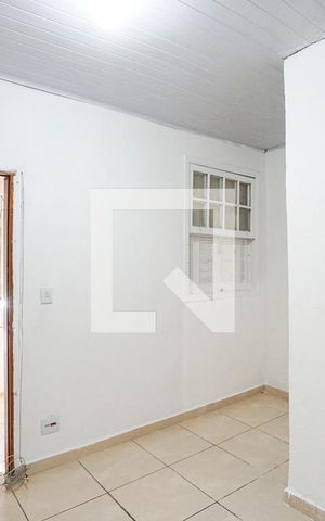 Casa à venda com 46m², 1 quarto e sem vaga Casa à venda com 46m², 1 quarto e sem vagaQuarto