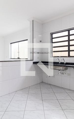 Casa à venda com 200m², 3 quartos e 4 vagas Casa à venda com 200m², 3 quartos e 4 vagasCozinha