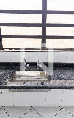 Casa à venda com 200m², 3 quartos e 4 vagas Casa à venda com 200m², 3 quartos e 4 vagasCozinha