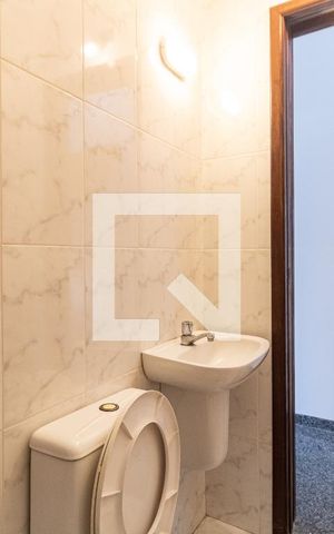 Casa à venda com 200m², 3 quartos e 4 vagas Casa à venda com 200m², 3 quartos e 4 vagasLavabo