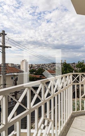 Casa à venda com 200m², 3 quartos e 4 vagas Casa à venda com 200m², 3 quartos e 4 vagasVaranda da Suíte 1