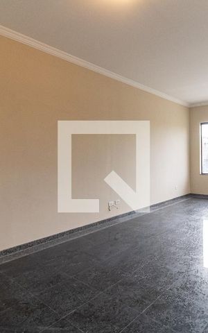 Casa à venda com 200m², 3 quartos e 4 vagas Casa à venda com 200m², 3 quartos e 4 vagasSala