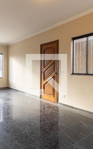 Casa à venda com 200m², 3 quartos e 4 vagas Casa à venda com 200m², 3 quartos e 4 vagasSala