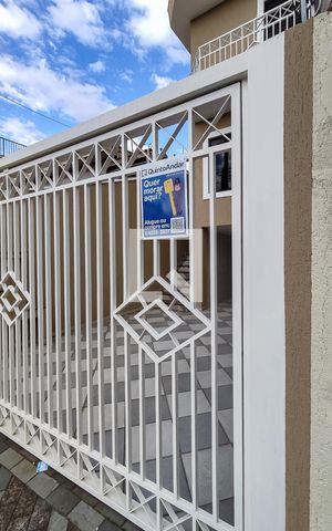 Casa à venda com 200m², 3 quartos e 4 vagas Casa à venda com 200m², 3 quartos e 4 vagasFachada