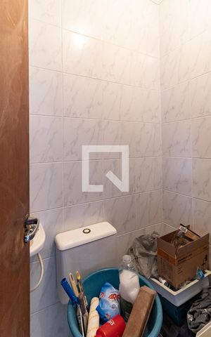 Casa à venda com 200m², 3 quartos e 4 vagas Casa à venda com 200m², 3 quartos e 4 vagasBanheiro de Serviço