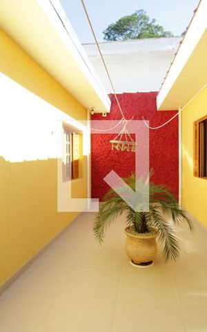Casa à venda com 250m², 3 quartos e 4 vagas Casa à venda com 250m², 3 quartos e 4 vagasQuintal