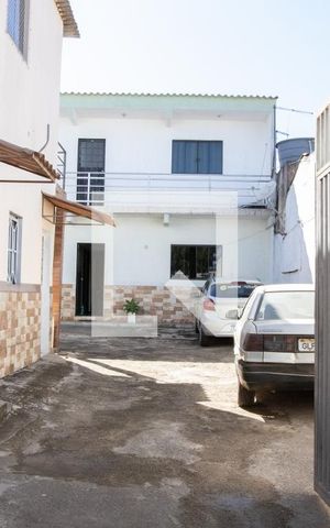 Casa à venda com 250m², 6 quartos e 6 vagas Casa à venda com 250m², 6 quartos e 6 vagasGaragem