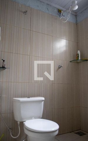 Casa à venda com 250m², 6 quartos e 6 vagas Casa à venda com 250m², 6 quartos e 6 vagasBanheiro da Suíte