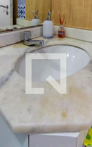 Apartamento à venda com 75m², 3 quartos e 1 vaga Apartamento à venda com 75m², 3 quartos e 1 vagaBanheiro da Suíte