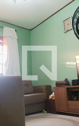 Casa à venda com 108m², 2 quartos e 2 vagas Casa à venda com 108m², 2 quartos e 2 vagasSala