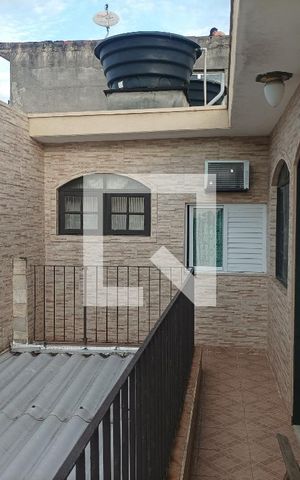 Casa à venda com 108m², 2 quartos e 2 vagas Casa à venda com 108m², 2 quartos e 2 vagasVaranda cobertura