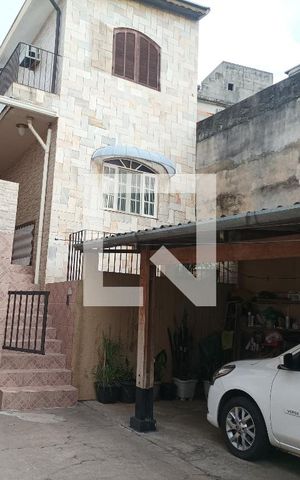 Casa à venda com 108m², 2 quartos e 2 vagas Casa à venda com 108m², 2 quartos e 2 vagasGaragem