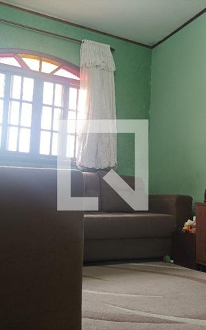 Casa à venda com 108m², 2 quartos e 2 vagas Casa à venda com 108m², 2 quartos e 2 vagasSala