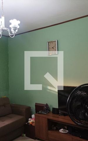 Casa à venda com 108m², 2 quartos e 2 vagas Casa à venda com 108m², 2 quartos e 2 vagasSala