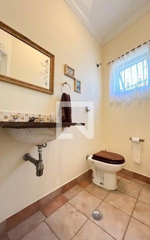 Casa à venda com 250m², 4 quartos e 5 vagas Casa à venda com 250m², 4 quartos e 5 vagasBanheiro