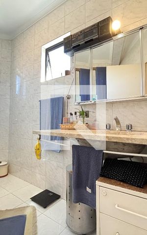 Casa à venda com 250m², 4 quartos e 5 vagas Casa à venda com 250m², 4 quartos e 5 vagasBanheiro