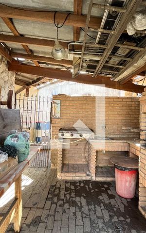 Casa à venda com 250m², 4 quartos e 5 vagas Casa à venda com 250m², 4 quartos e 5 vagasÁrea Comum