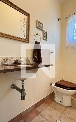 Casa à venda com 250m², 4 quartos e 5 vagas Casa à venda com 250m², 4 quartos e 5 vagasBanheiro