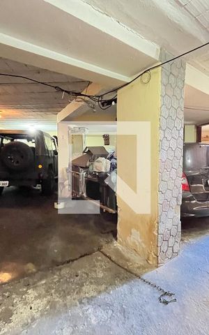 Casa à venda com 250m², 4 quartos e 5 vagas Casa à venda com 250m², 4 quartos e 5 vagasÁrea Comum