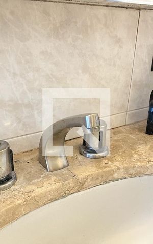 Casa à venda com 250m², 4 quartos e 5 vagas Casa à venda com 250m², 4 quartos e 5 vagasBanheiro