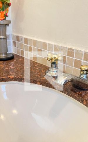 Casa à venda com 250m², 4 quartos e 5 vagas Casa à venda com 250m², 4 quartos e 5 vagasBanheiro