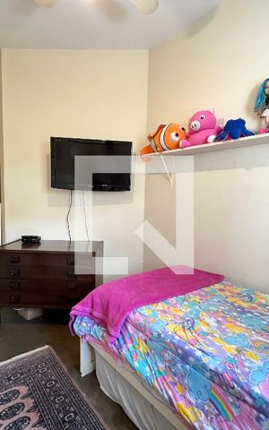Casa à venda com 250m², 4 quartos e 5 vagas Casa à venda com 250m², 4 quartos e 5 vagasQuarto 4