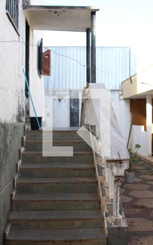Casa para alugar com 690m², 5 quartos e 7 vagasQuintal