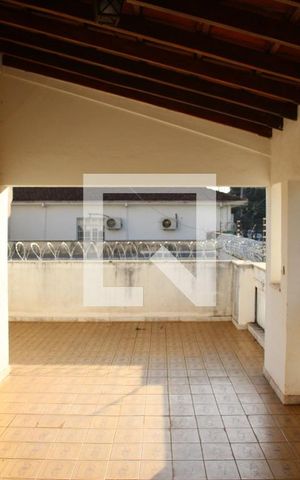 Casa para alugar com 690m², 5 quartos e 7 vagasSacada