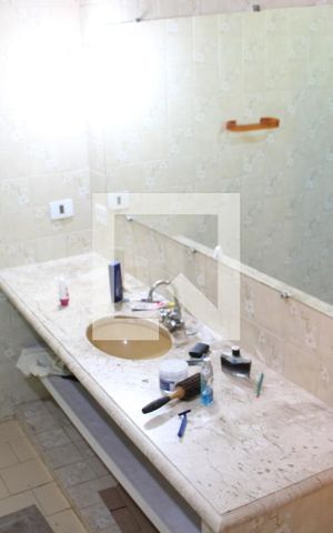 Casa para alugar com 690m², 5 quartos e 7 vagasBanheiro da Suíte 1