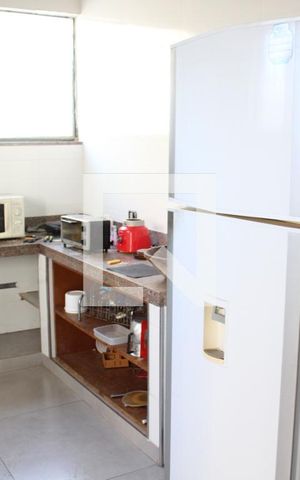 Casa para alugar com 690m², 5 quartos e 7 vagasCozinha