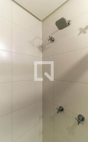 Apartamento à venda com 65m², 2 quartos e 1 vagaBanheiro Social - Ducha